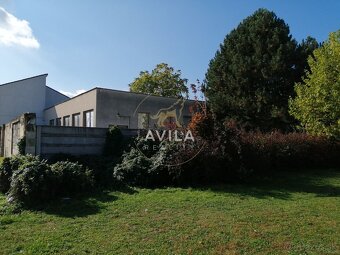 PREDAJ: obchodné priestory - 7