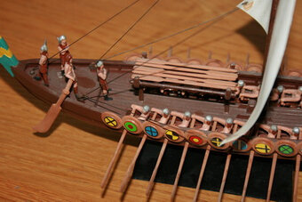 Model vikingskej lode s ochranným sklom - 7