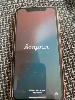iPhone xr - 7