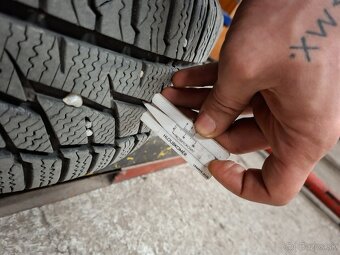Predám 4ks zimné gumy aj s diskami 205/55R16 - 7