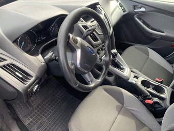 Predám Ford Focus combi 1.0 benzin rok 2013 . - 7