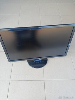 Monitor Benq cierny leskly 22'' PREDANY - 7