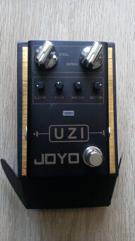 BOSS DD8, JOYO Distortion UZI - 7
