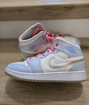 Predám tenisky 37½ Nike Air Jordan 1 MID SE Dubaj - 7