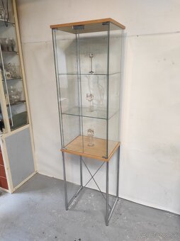 Vitrína - 7