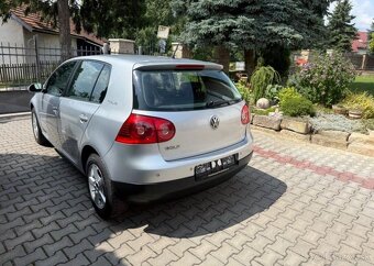 Volkswagen Golf 1,4i Pravid.servis klima tempo benzín - 7