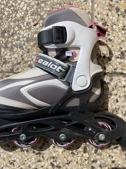 KOLIESKOVÉ KORČULE - 7