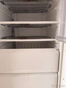 Predám staršiu funkčnú mrazničku - 7