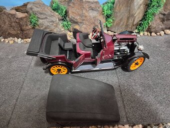 Prodám model 1:18 Reo touring 1917 - 7