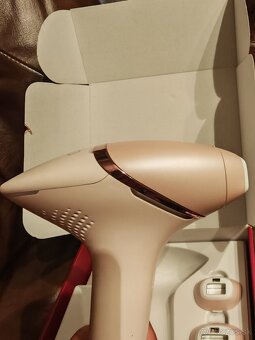 Nový nepoužitý Philips Lumea Series 9000 IPL depilátor - 7