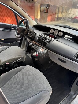 Peugeot 807 2.0 HDi 100kW 7(8) miestne - 7