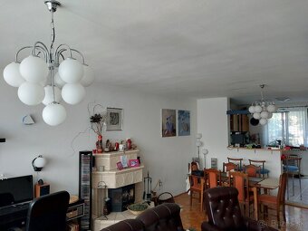 4 izb byt 120m2 + 2 terasy55m2, zahrada, trávnik, parkovanie - 7