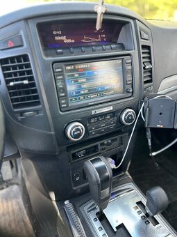 Na predaj Mitsubishi Pajero 3,2 DiD - 7