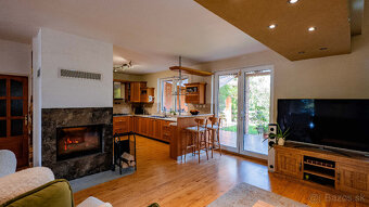 PREDAJ RODINNÝ DOM S BAZÉNOM A PRIESTOROM NA PODNIKANIE - 7