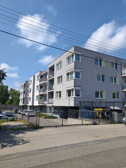 Prenajmem 2 izbový byt v Ružinove s parkovacím miestom - 7