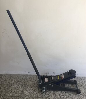 Hydraulický zdvihák 3T - 7