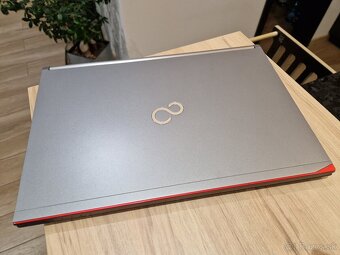 Fujitsu Lifebook E754 notebook i3, 8GB ram, 256GB SSD - 7