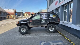 Jeep Grand cheroke 5.2 - 7