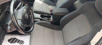 Predám Toyota Auris Hybrid 1.8 Edition - 7