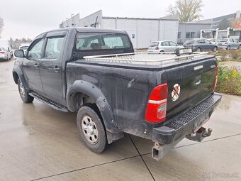 TOYOTA HILUX 2,5 DIESEL 4X4 UZÁVIERKU MA - 7