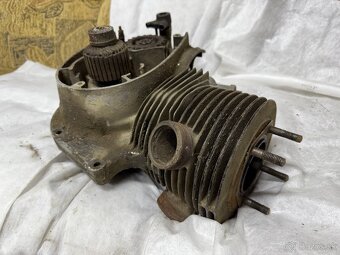 Motor jawa 250/353 - 7