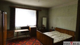 Na predaj rodinný dom s garážou, pozemok výmera 2003 m2 Horn - 7