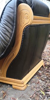 Kožená sedací souprava 3+1+1 s mas. dubovým dřevem TOP STAV - 7