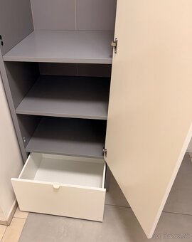 IKEA skrina VISTHUS Skriňa, sivá/biela, 63x59x216 cm - 7