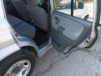 Suzuki Grand Vitara 2.0 td 4x4 - 7