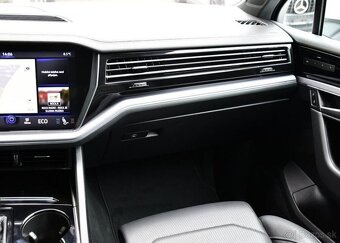 Volkswagen Touareg 3.0TDi R-LINE PANO TAŽNÉ AIR 210 kw - 7