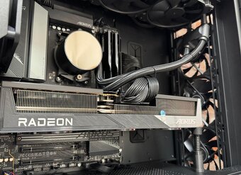 Ryzen 7 9800X3D\32GB\RX 9700XT\SSD\850W Zdroj - 7