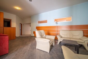 Obchodný priestor, kancelárie, byt 636 m2, v centre mesta BA - 7