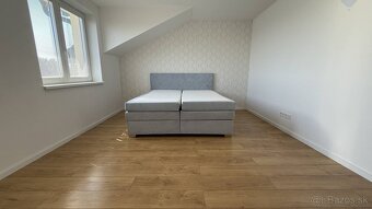 NA PREAJ 4 IZBOVÝ BYT V RODINNOM DOME S DVOJGARÁŽOU, LEHNICE - 7