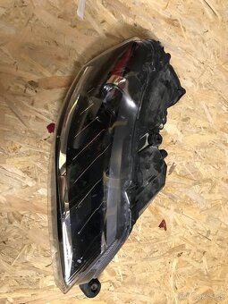 LED XENON SVETLA ŠKODA RAPID - 7