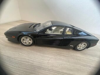 Ferrari Testarossa Model v mierke 1:8 - 7
