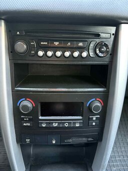 Predám Peugeot 207 - 7