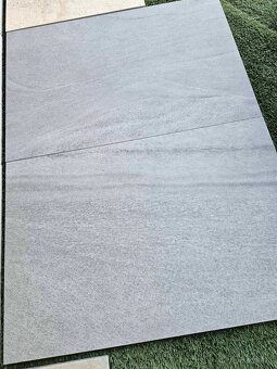 Dlažba veľkoformát 90x60, hrubka 2cm, vzhľad kameň sivá - 7