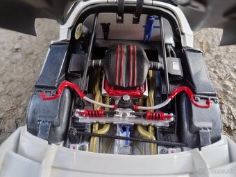 Predám Ferrari FXX 1:18 Mattel Hot Wheels - 7