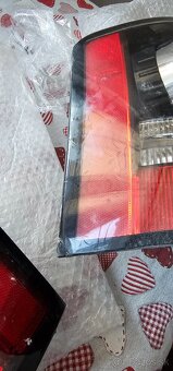 Zadne svetlá range rover sport l320 - 7