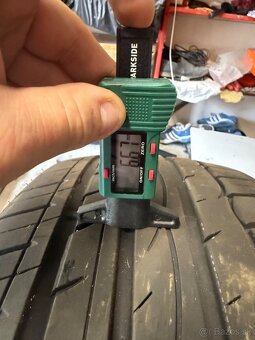 235/40 r19 - 7