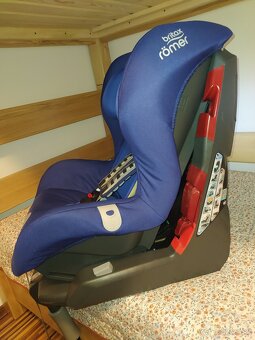 Predam autosedacku 9-18kg Britax Romer Safefix Plus Modra - 7
