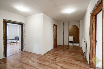 Exkluzívne na predaj rodinný dom s pozemkom o rozlohe 750m2 - 7