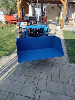 Transportný box hydraulicky sklápateľný za malotraktor - 7