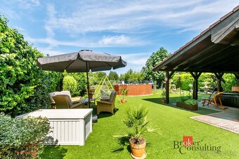 Priestranný, zrekonštruovaný  6 izbový rodinný dom so zariad - 7