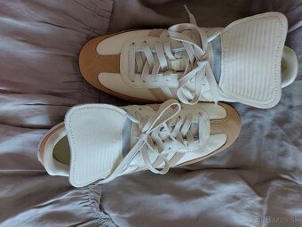 Kultové tenisky č.42 - 7