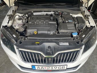 Superb Combi 2.0TDI 110KW 6DSG - 7