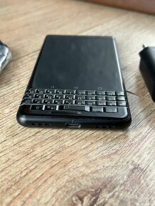 BlackBerry KEYone 32GB BBB100-2 - Black - 7
