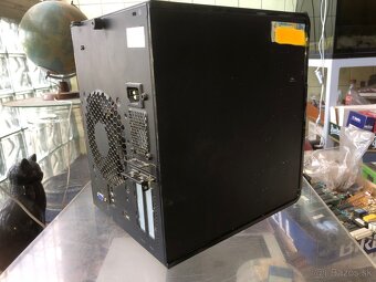 HP Proliant MicroServer - 7