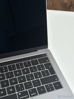 MacBook Pro 2018, 13 - inch, 256 GB - 7