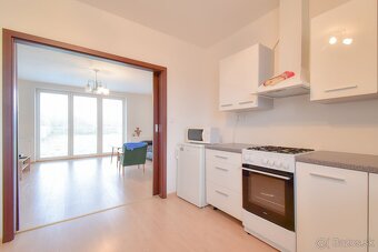 Moderný 4-izbový bungalov-Kokšov Bakša - 7